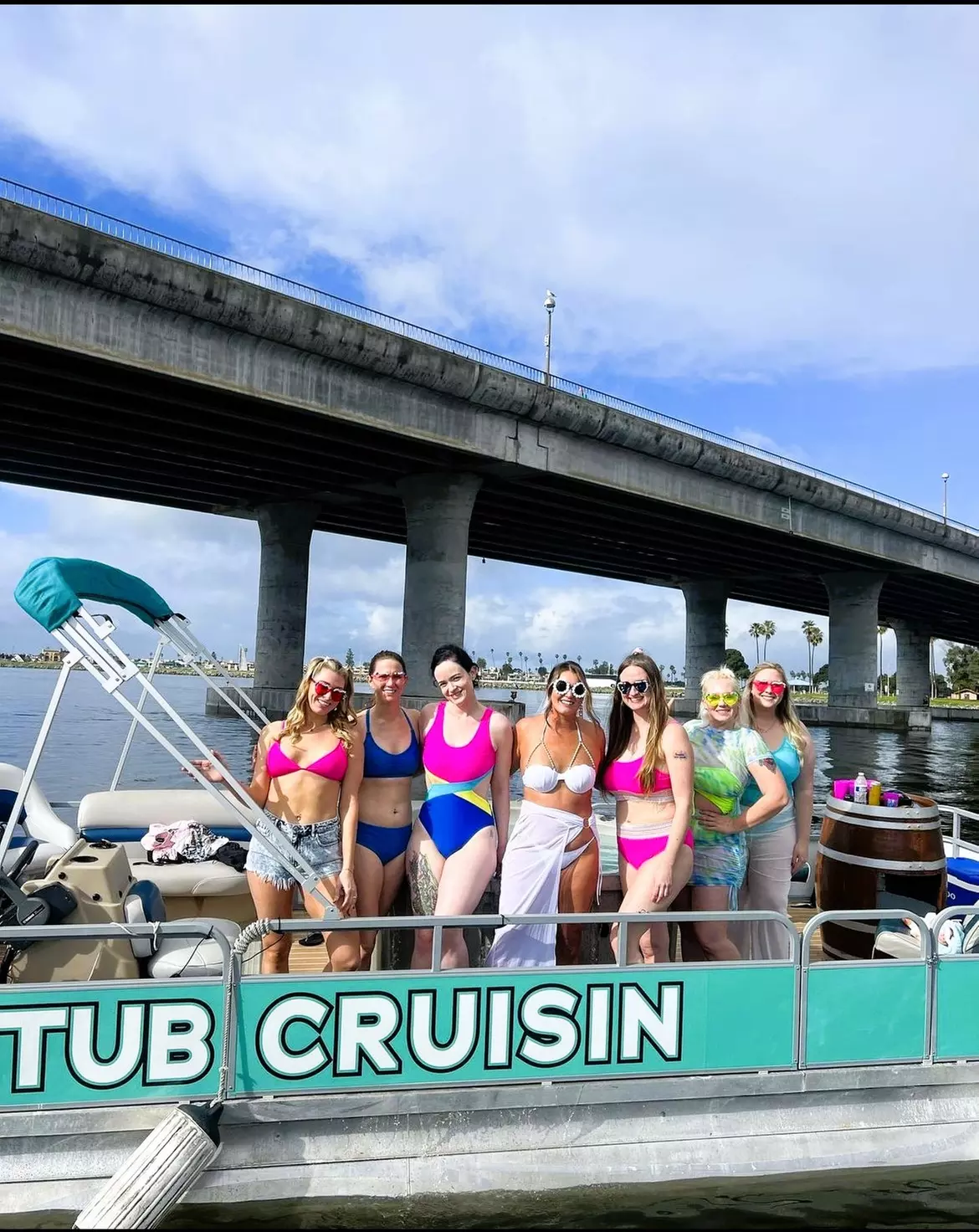 Float in Luxury: Hot Tub Cruisin Boat Rentals on Beautiful Mission Bay