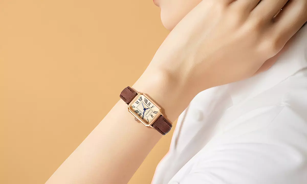 Retro Damenarmbanduhr mit Lederarmband