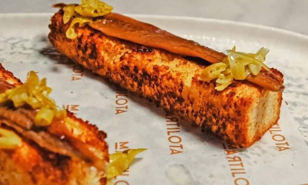 Menú mediterráneo con postre y bebida o botella de vino para 2 o 4