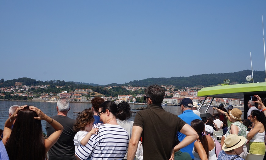 Image 10: Ruta del mejillón con degustación en catamarán para niño o adulto