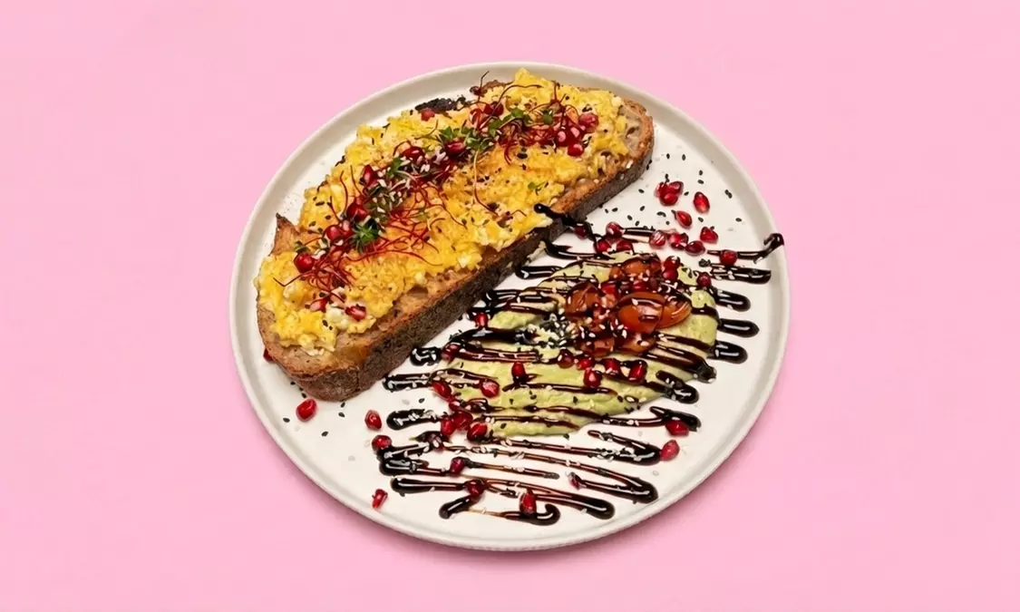 Reichhaltig und herzhaft belegtes Sauerteigbrot nach Wahl für 1, 2 oder 4 Personen (bis zu 39% sparen) - Primary Image