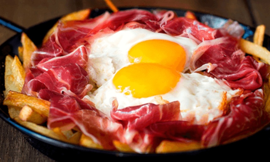 Image 2: Menú de raciones con bebida para 2 o 4 personas