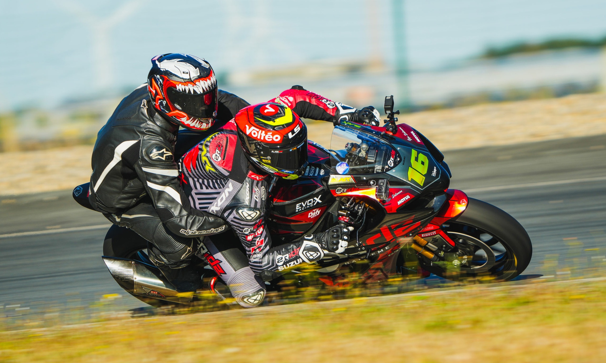 Baptême moto hypersportive pour des sensations intenses sur circuit