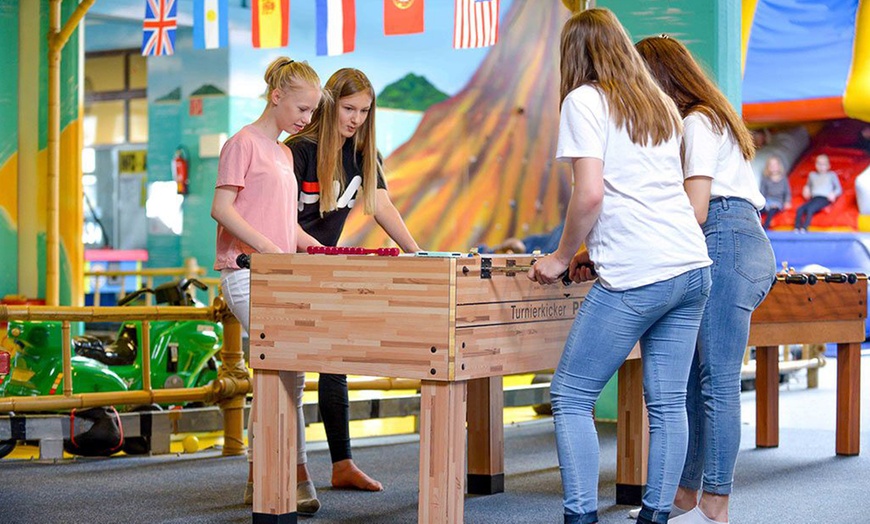 Image 5: Spiel und Spaß im Tiki Kinderland: Tageskarte für 2 oder 4 Personen
