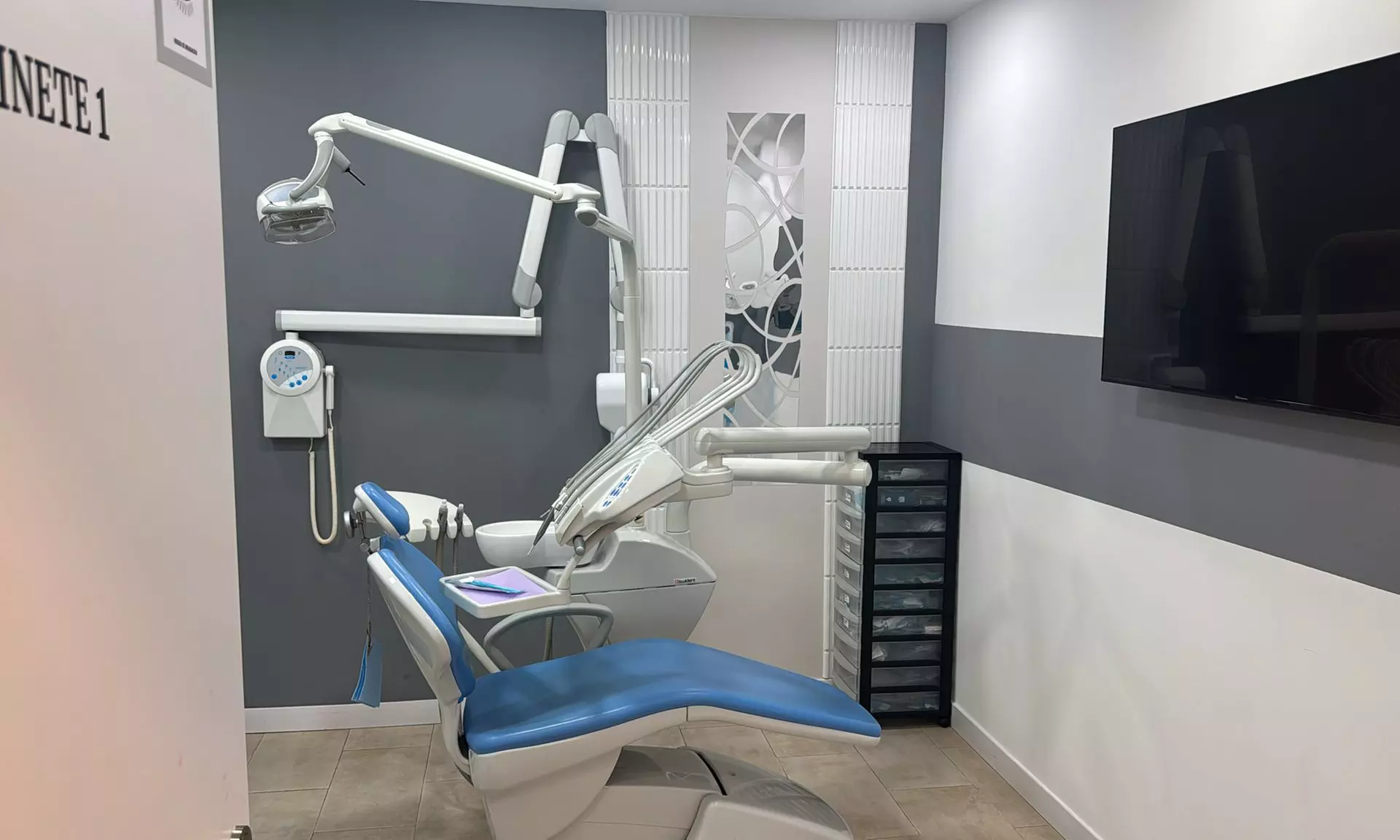 Limpieza bucal, flúor, diagnóstico o curetaje con limpieza y revisión