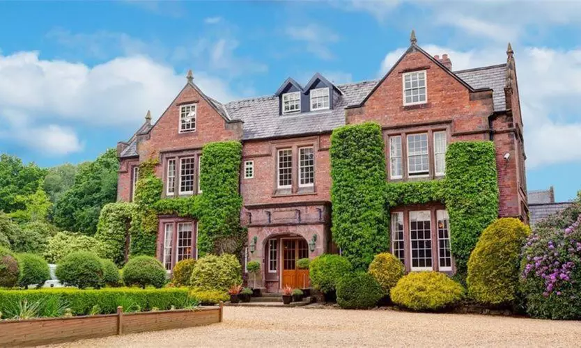 4* Nunsmere Hall Hotel: Deluxe Room for 2 with Breakfast