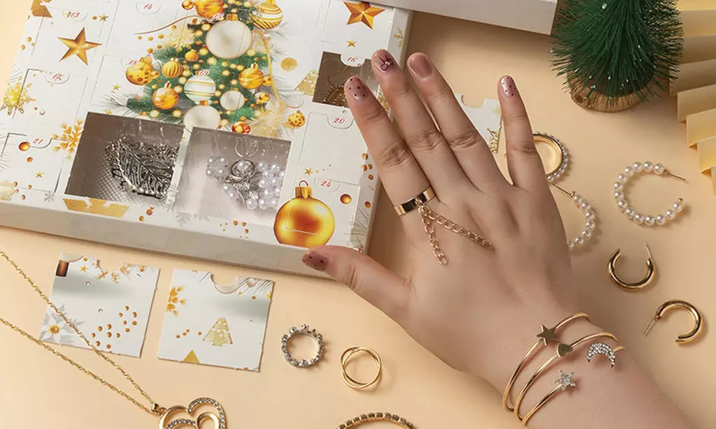 Calendario dell'Avvento 2025 con 24 gioielli