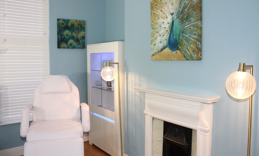 Image 2: Up to 67% Off on Facelift - Non-Surgical at Zen Beauty Ltd