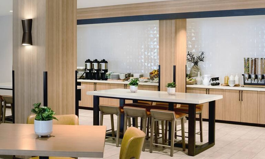 Image 22: Comfortable Budget Hotel Near LAX With Parking Included
