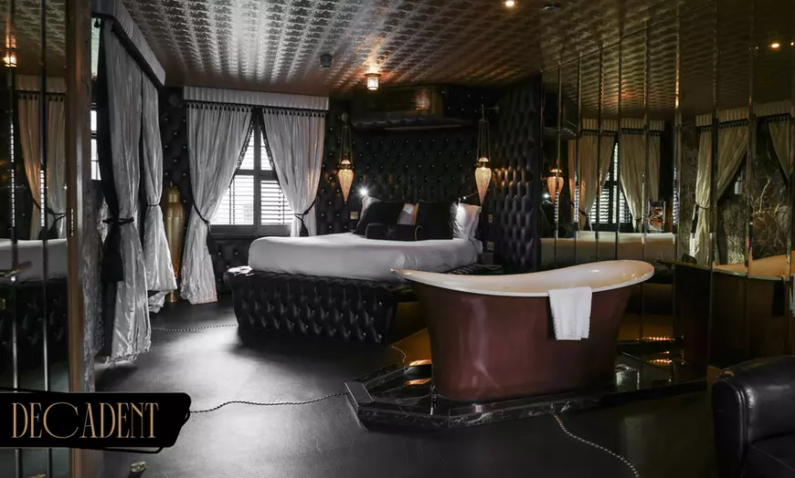 Image 17: Beaconsfield or Stadhampton: 5* Luxurious Hotel Break with Breakfast
