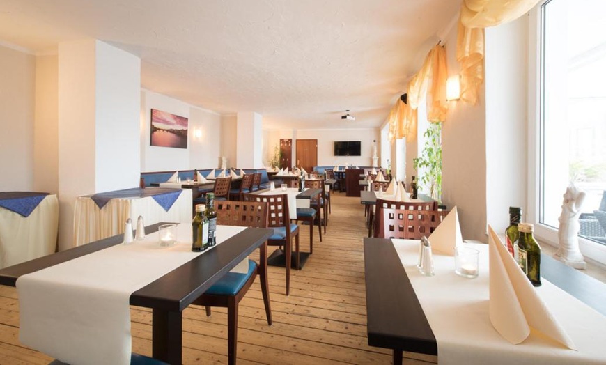 Image 8: Rügen: 2-3 Nächte mit Halbpension und Parken