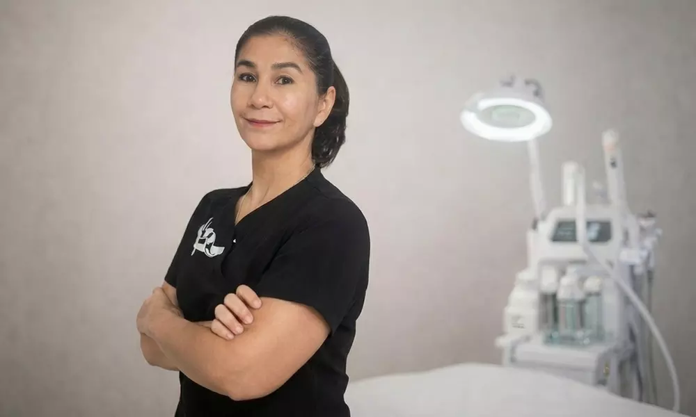 Sesión de manicura y/o pedicura completa masculina