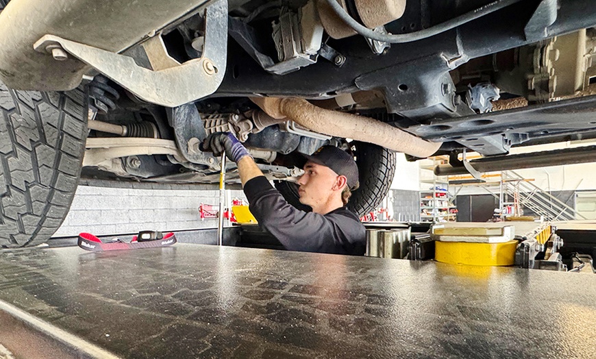 Image 2: Precision Wheel Alignment with all 4 Wheels High Speed Balance