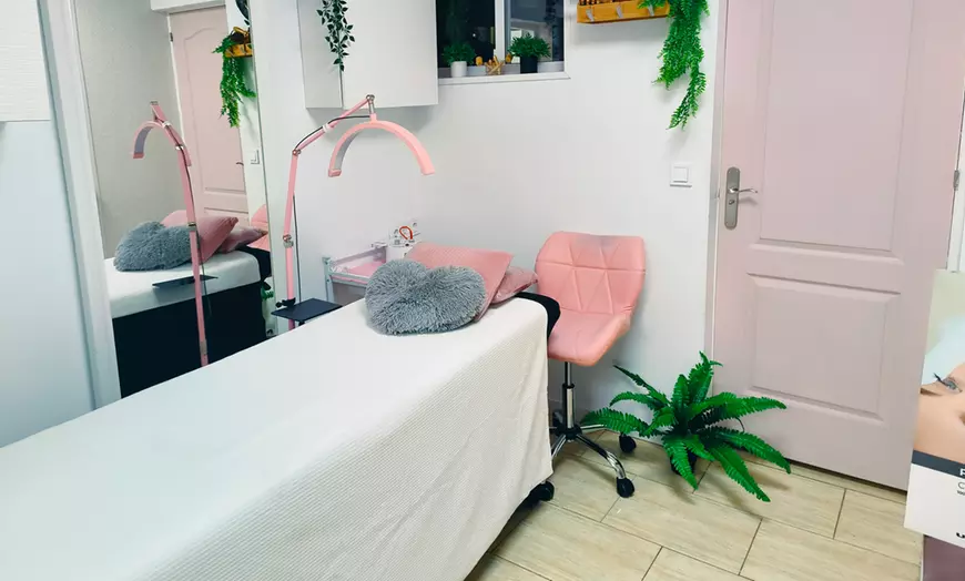 Image 2: Limpieza facial básica con exfoliante y mascarilla y opción a dermapen