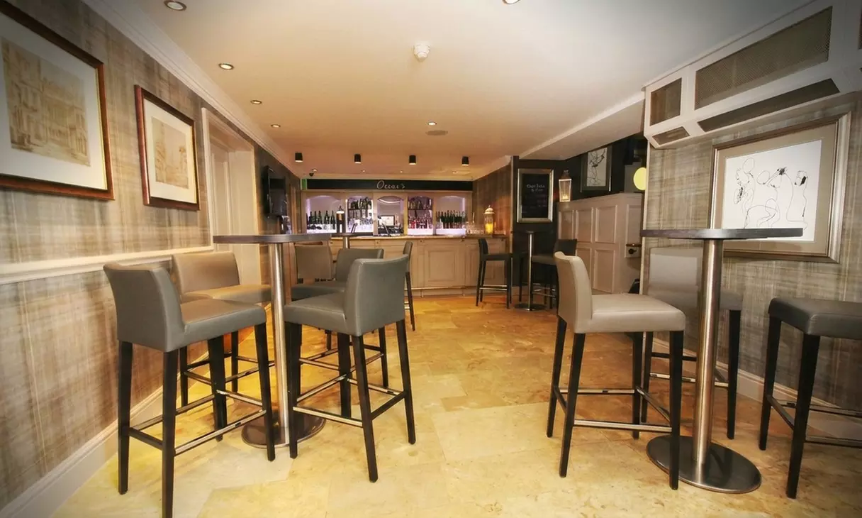 Greater Manchester: 2 Nights with Breakfast, Dinner and Bottle of Wine