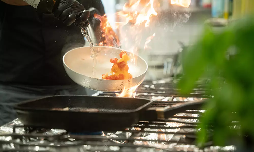 Grillteller Royal & Dessert nach Wahl im Steak Royal für 2-4 Personen