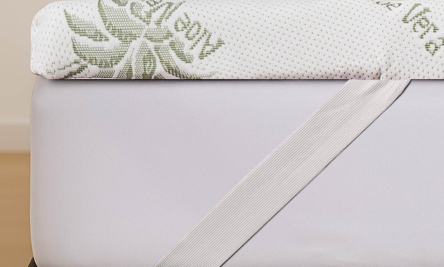 Image 3: 5-Zone Memory Foam Topper 5 cm Aloe Vera