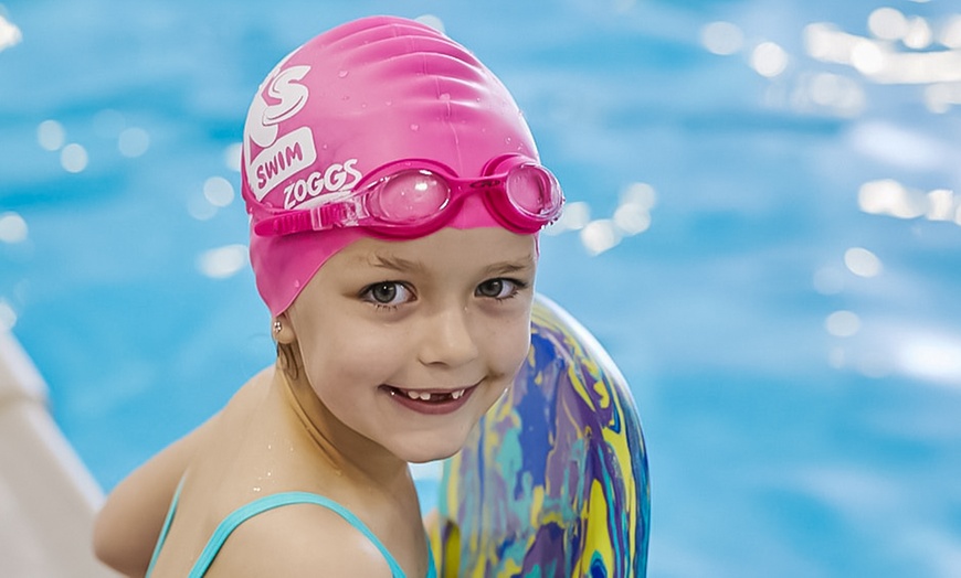 Image 2: 5 Swimming Lessons with Membership Fee for an Infant/Child/Adult