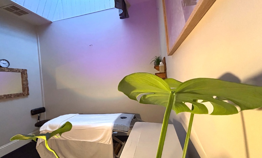 Image 2: 60 or 90 Min Deep Tissue Oil & Hot Stone Massage for One