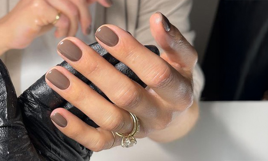 Image 5: Autumn inspiration: Deluxe Gel Polish or BIAB Manicure Awaits You