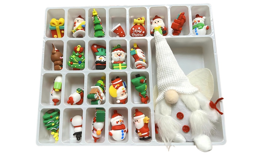 Image 13: Christmas Gnome, Countdown or DIY Bracelet Necklace Advent Calendar
