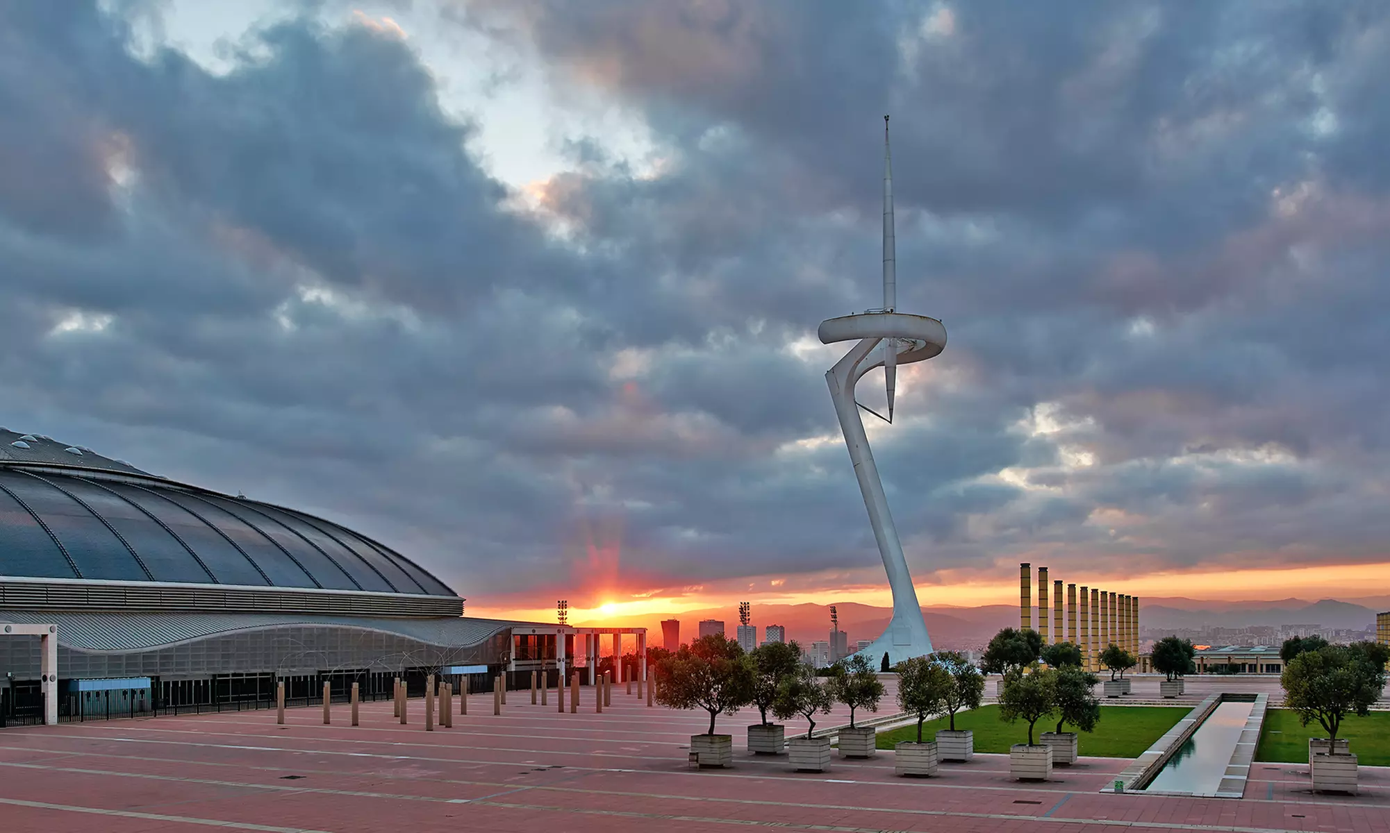 ✈ Barcelona, Madrid, Lisbon & Sintra Tour: 6 Nights w/ Hotel & Flights