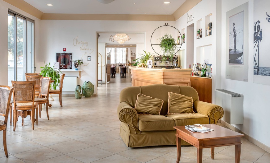 Image 9: Rimini 4*: soggiorno con colazione, idromassaggio, cena o massaggio