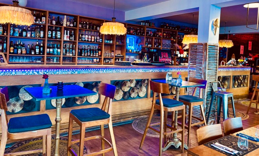 Image 1: Plat et dessert au choix pour 2 ou 4 personnes