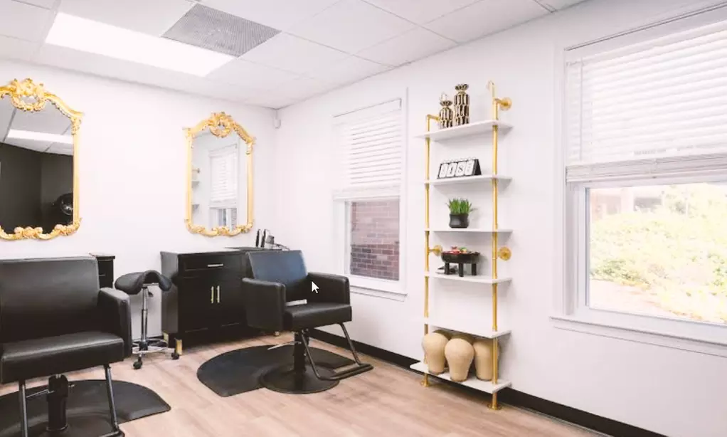 Haircut, Condition & Blowdry With Optional Highlights