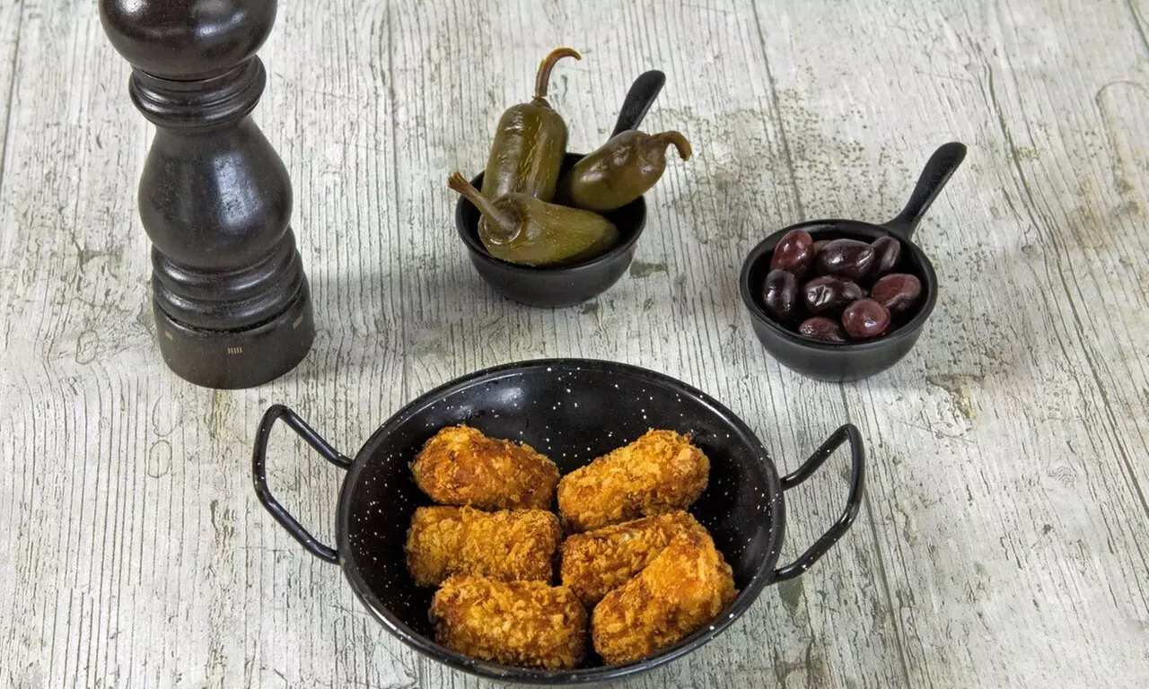 Menú mediterráneo para 2 o 4 con postres y vino con vistas al mar