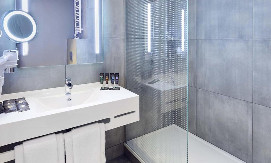 Image 10: ✈ Box Europa 4*: volo più hotel in una capitale europea per 2 persone