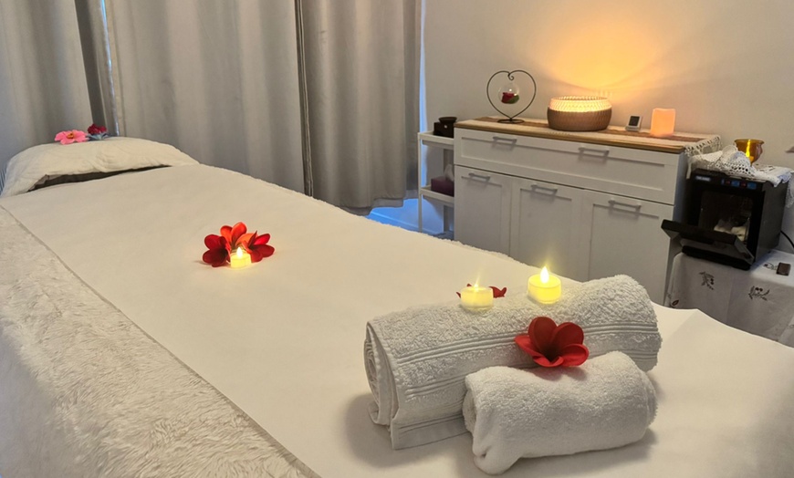 Image 3: Massage californien ou massage aux huiles chaudes d’1h chez Soazen