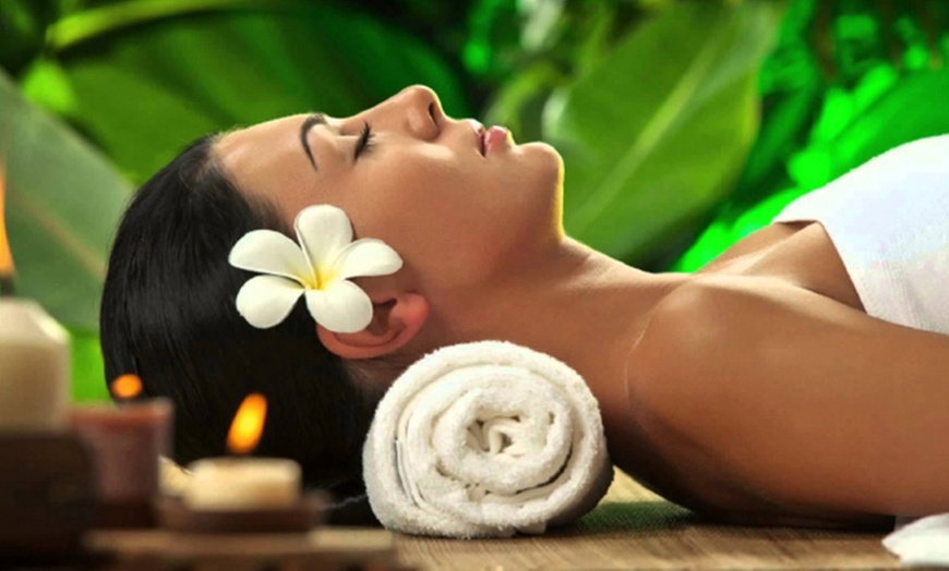 Image 1: Modelage californien et pierres chaudes à Toulon