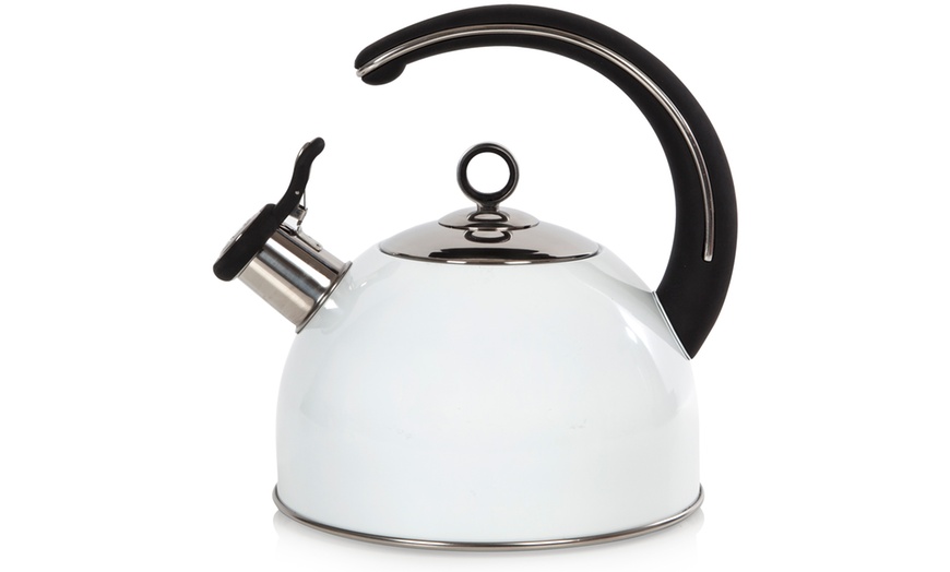 Image 4: Morphy Richards Whistling Kettle