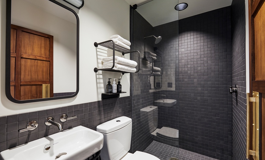 Image 25: 4* Stay in Oregon’s Historic Town With Curated Art & Mid-Century Charm