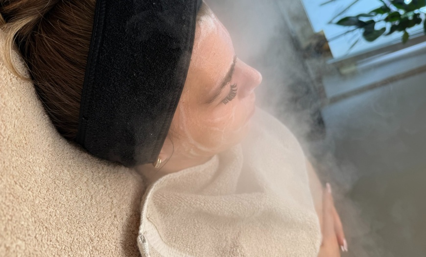 Image 4: Aqua Facial und/oder Microneedling opt. mit Lichttherapie für 1 Person