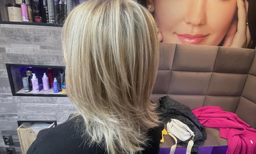 Image 5: Do 30% zniżki na Salon - Strzyżenie w Ewelina Salon Fryzjerski