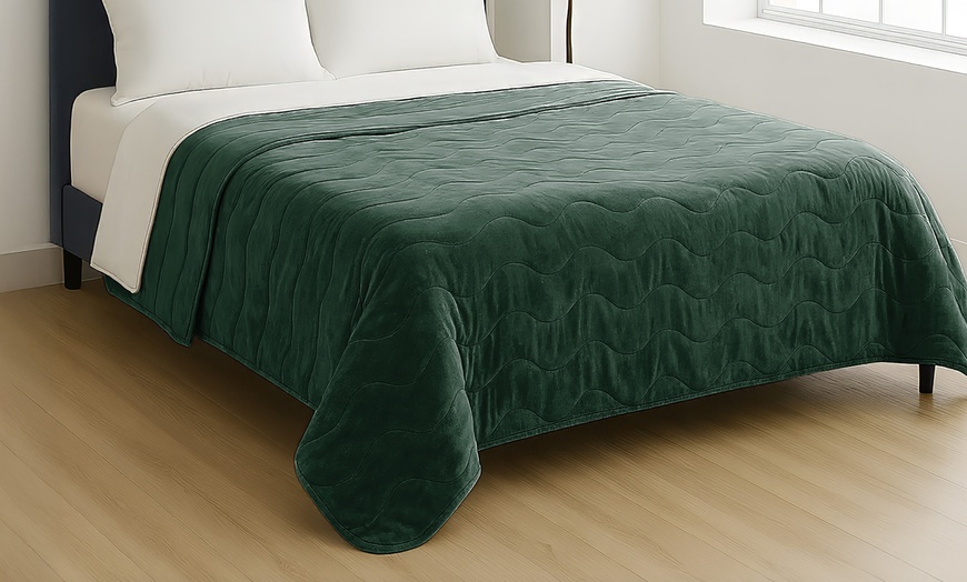 Image 26: Premium Winter Quilt: Soft, Hypoallergenic and Luxurious Comfort