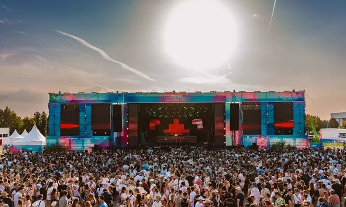 1 Ticket für das Happy Life Festival am 13.6. am Airport Nürnberg