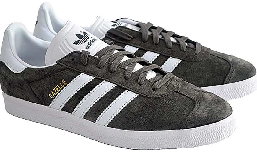 Image 13: Adidas Men's Gazelle Suede Trainers