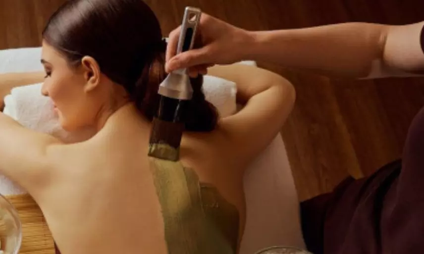 Rituel bien-être : gommage, enveloppement au thé vert et modelage