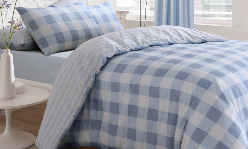 Image 6: Easy Care Duvet Set
