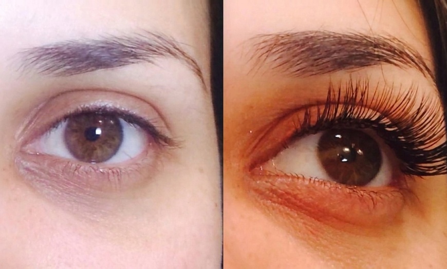 Image 7: Full Set Eyelash Extensions for Volume and Definition