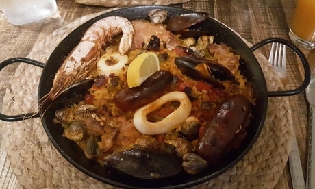 Paellas ou fideuas au choix et verres de vin/sangria pour 2 ou 4 pers. dès 24,90 € au Chiringuito Restaurant & Tapas