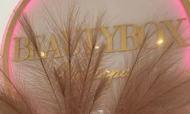 Premium Wimpern- und/oder Augenbrauen-Lifting für 1 Person