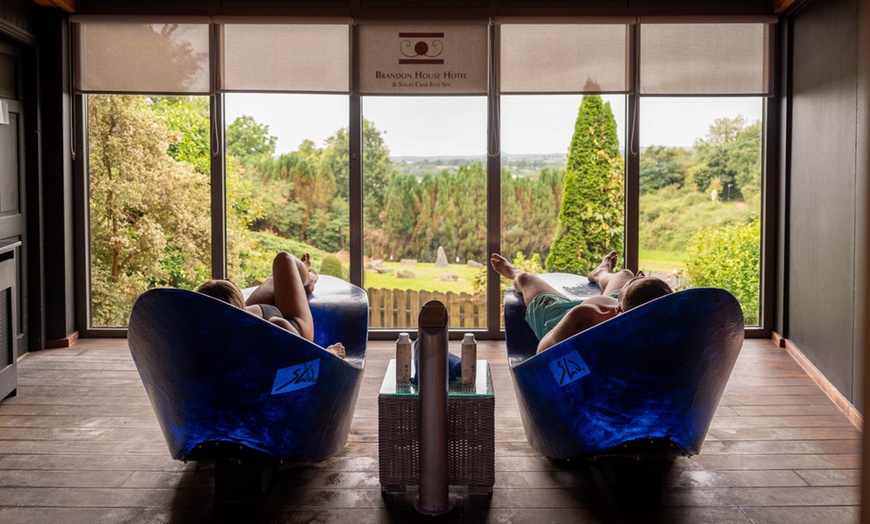 Image 3: Pamper Package or 40 Min Choice of Treatment + Spa Access for 1 or 2 