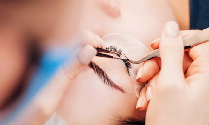 Lifting y tinte de pestañas con opción a diseño y depilación de cejas