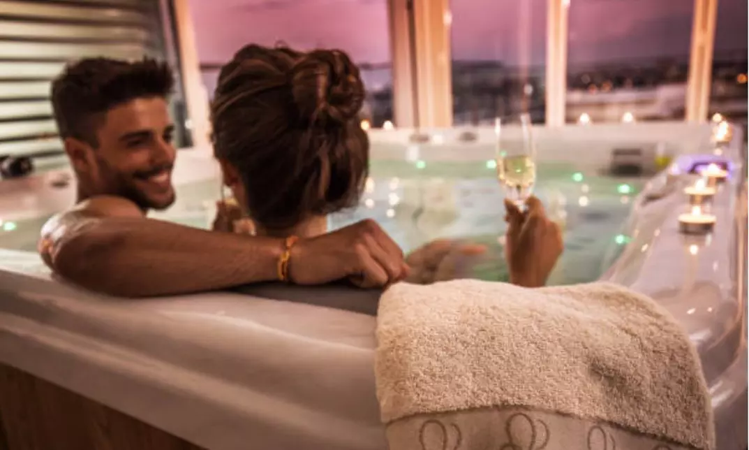 Spa privado en pareja con cóctel o botella de cava y bombones