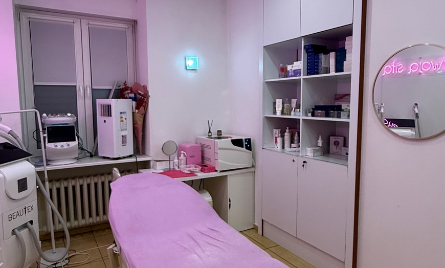 Image 5: Oczyszczanie twarzy: manualne lub kombinowane z peelingiem