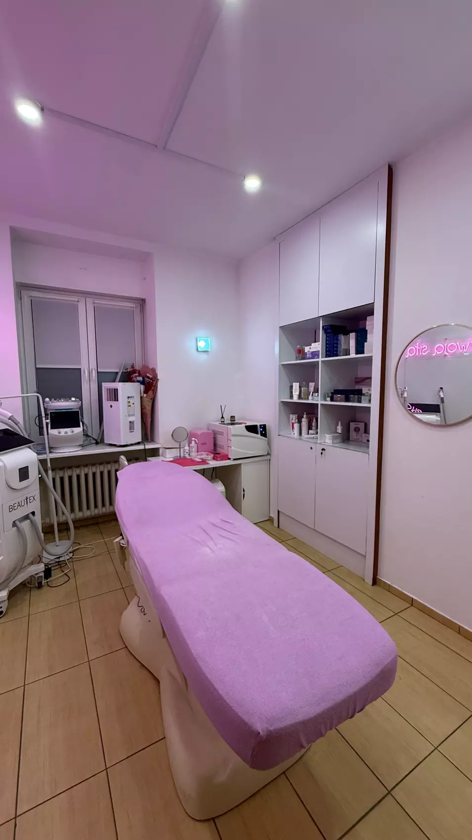 Oczyszczanie twarzy: manualne lub kombinowane z peelingiem